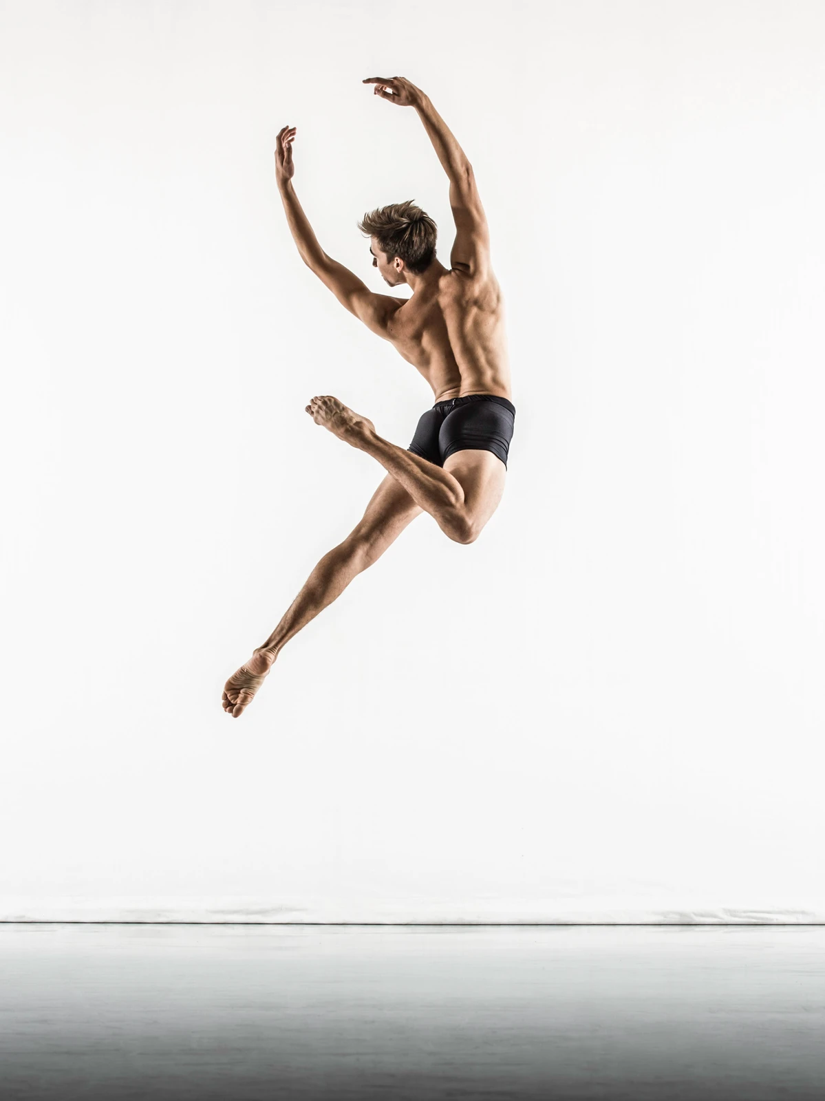 Dancer profile of Gareth Haw.jpg